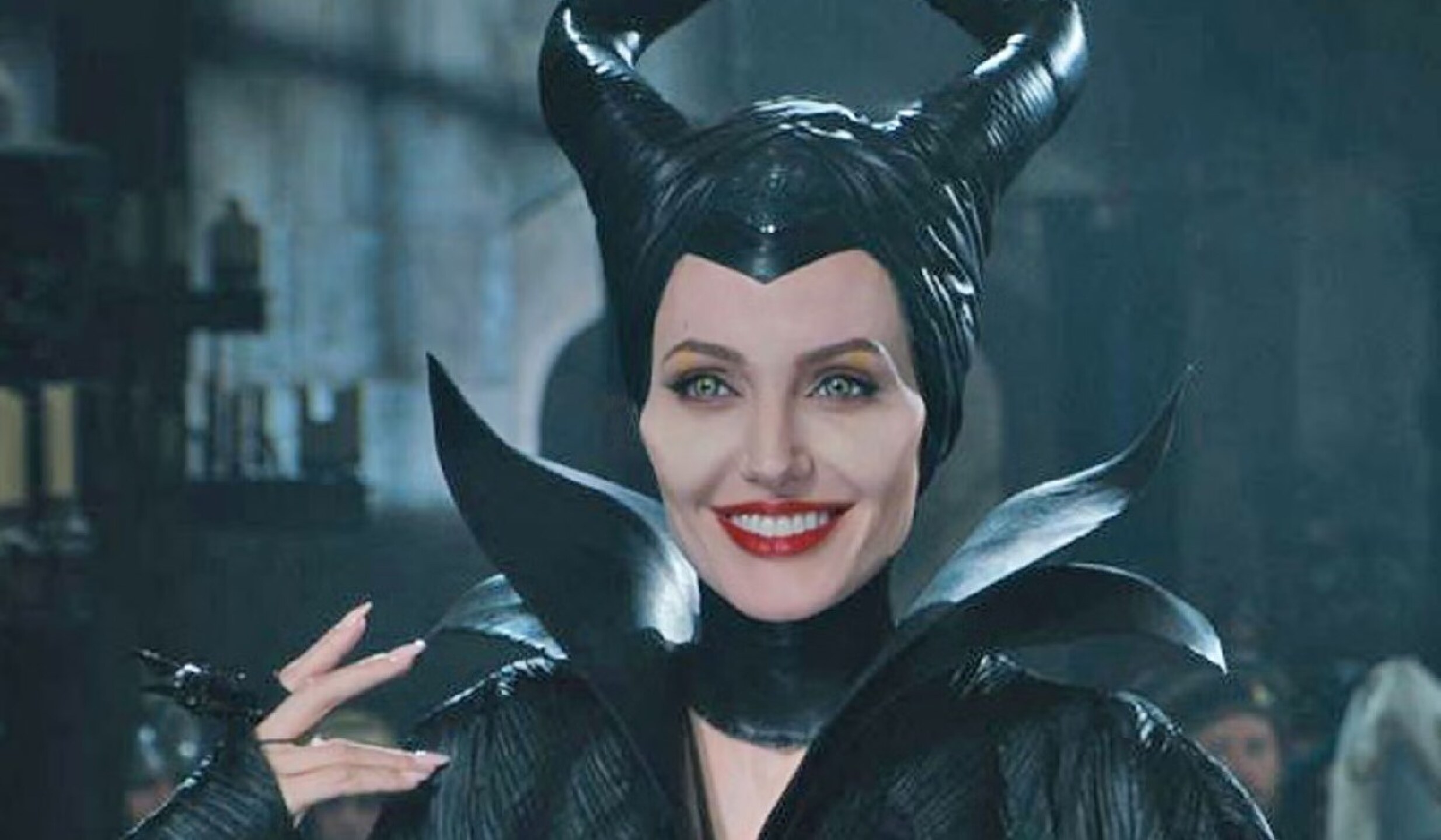 angelina-jolie (2).jpg