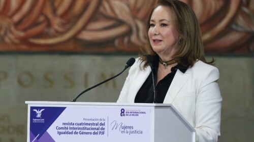 UNAM plagio Yasmín Esquivel