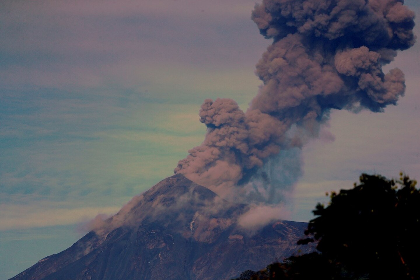 volcan-fuego-guatemala