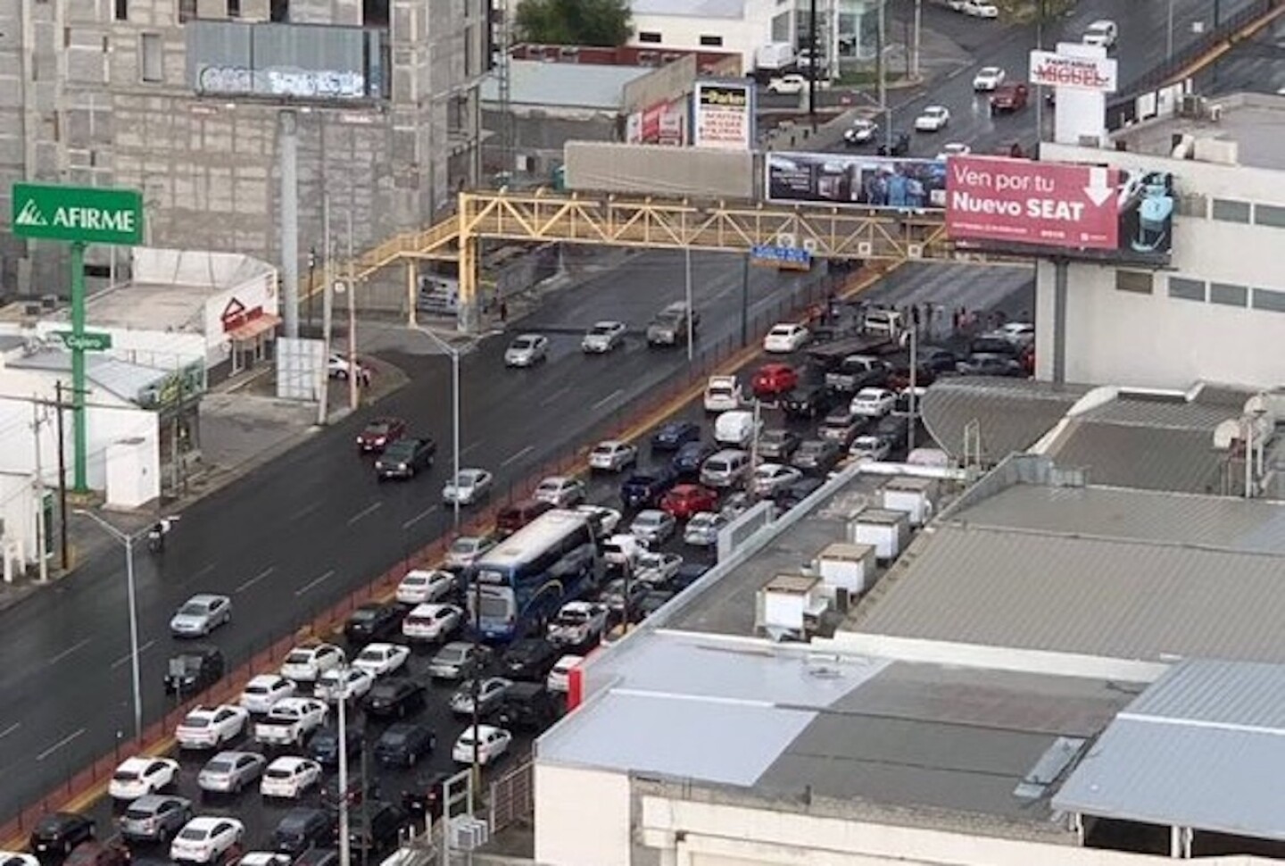 bloqueo-avenida-garza-sada-monterrey