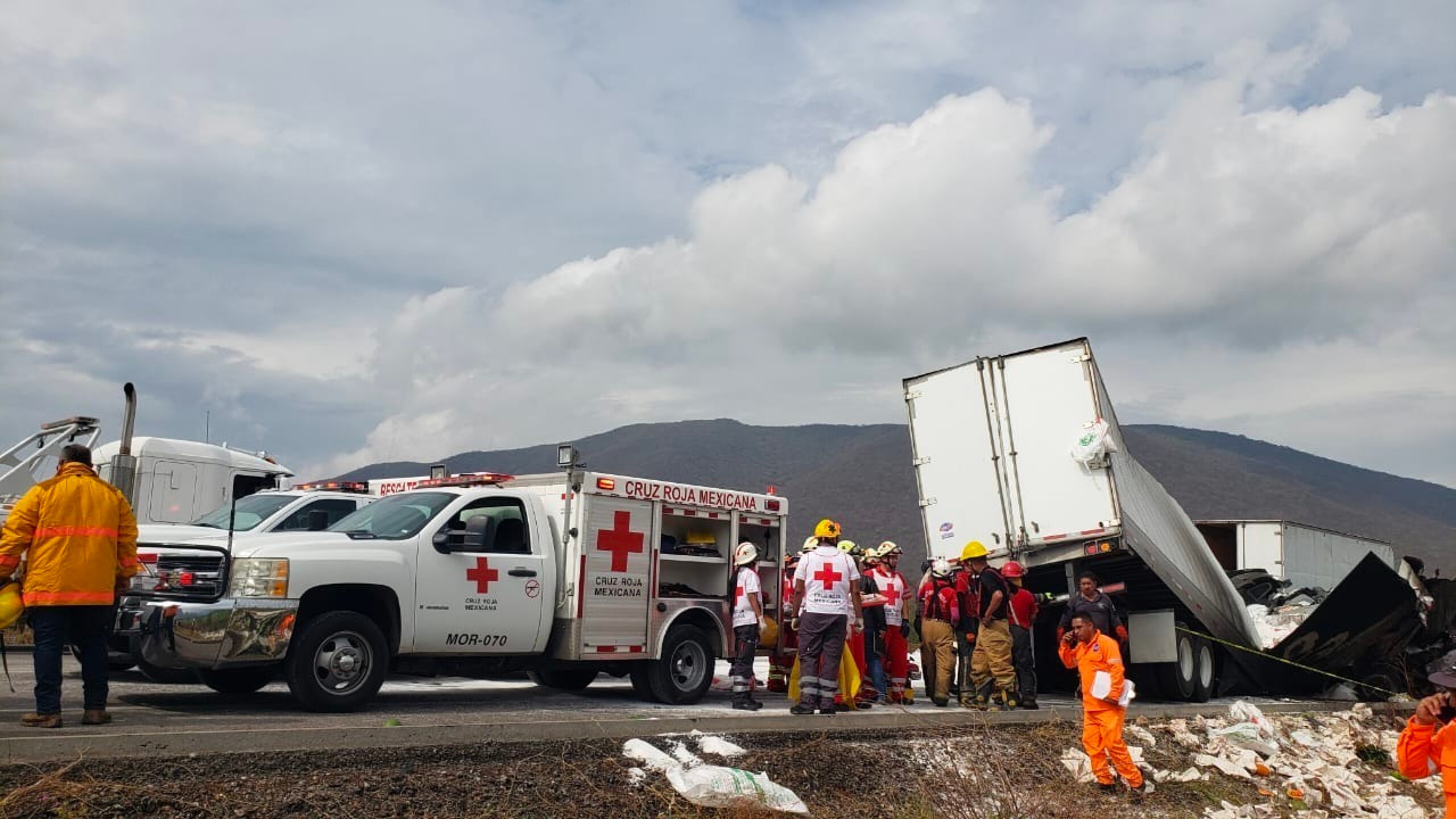 accidente-en-autopista-siglo-xxi-tlaltizapan-morelos-1