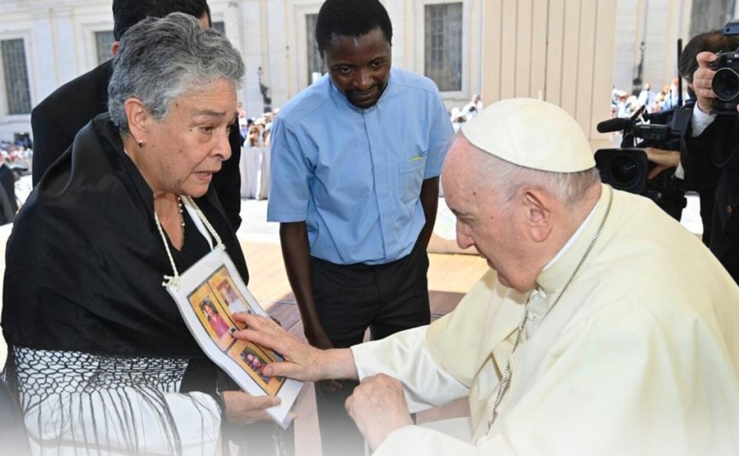 maria-herrera-papa-francisco-tw