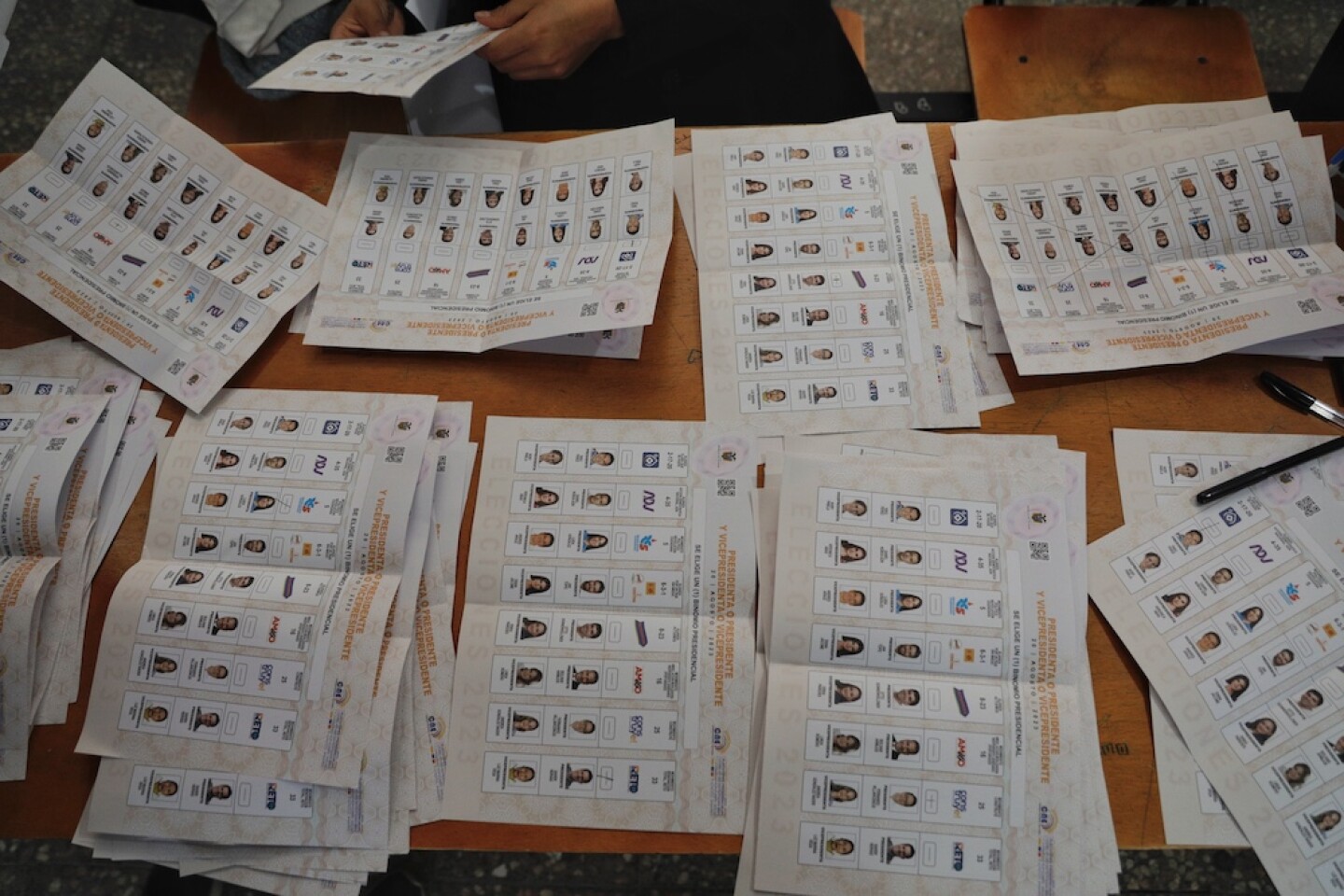 ECUADOR-ELECTION-REFERENDUM-VOTERS