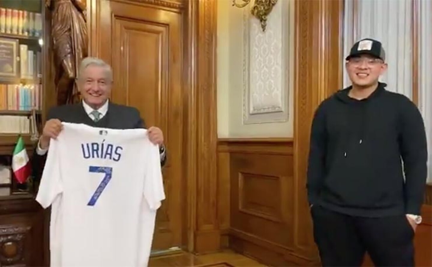 Captura de pantalla 2020-11-19 a las 9.42.53 p.m.