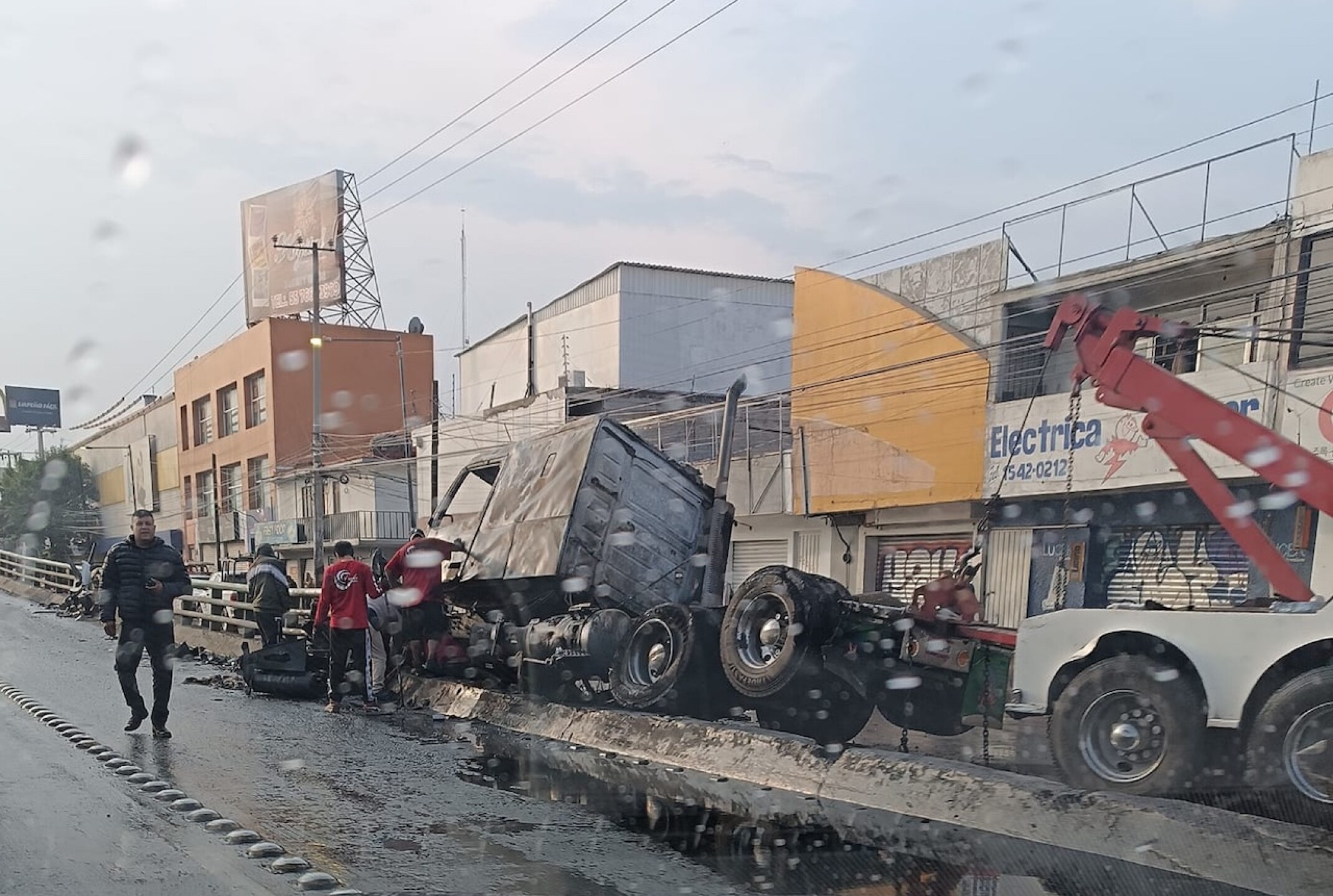 accidente-en-la-lopez-portillo-hoy-trailer-se-incendia-en-coacalco-1