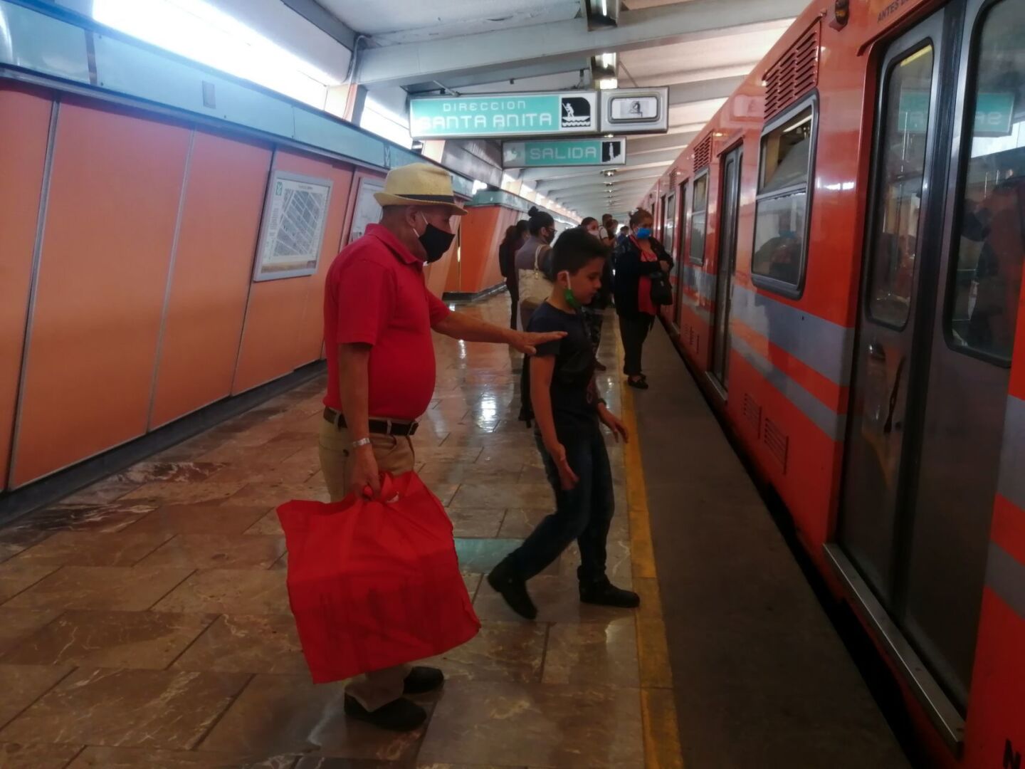Metro presenta servicio normal en la CDMX