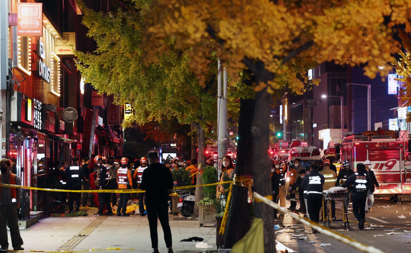 Al menos 149 muertos en una estampida en celebraciones de Halloween en Seúl