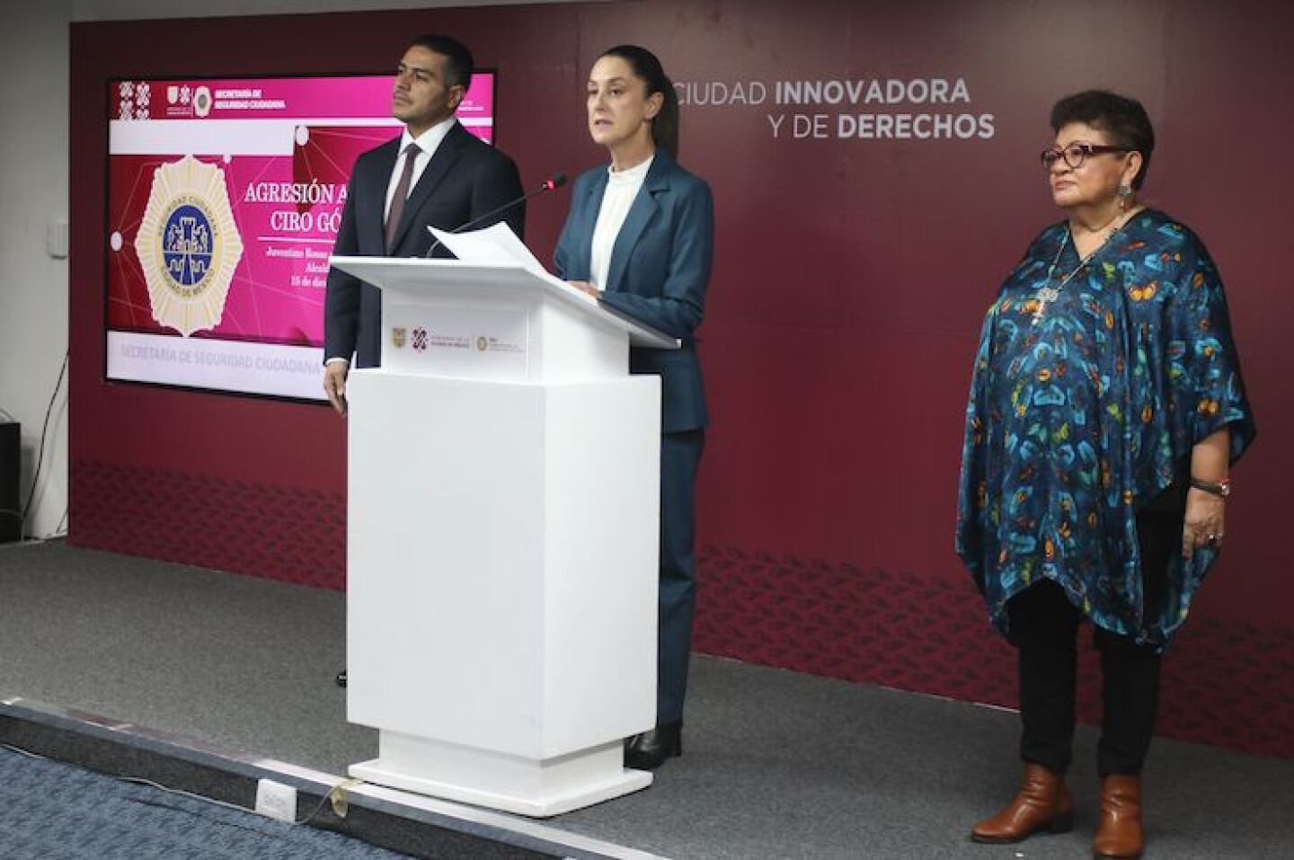 Claudia Sheinbaum Pardo, jefa de Gobierno de la Ciudad; Omar García Harfuch, secretario de seguridad Ciudadana y Ernestina Godoy Ramos, fiscal general de justicia de la ciudad durante conferencia de prensa para dar detalles de las 11 detenciones a partir de cateos realizados ayer por la presunta participación en el atentado contra el periodista Ciro Gómez Leyva.