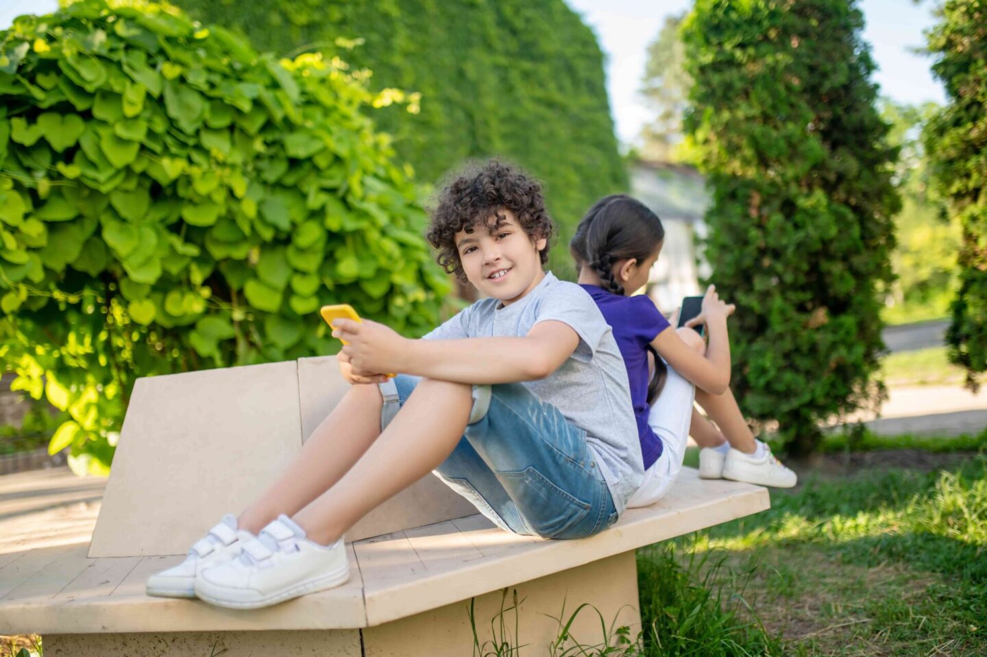 niños con celular