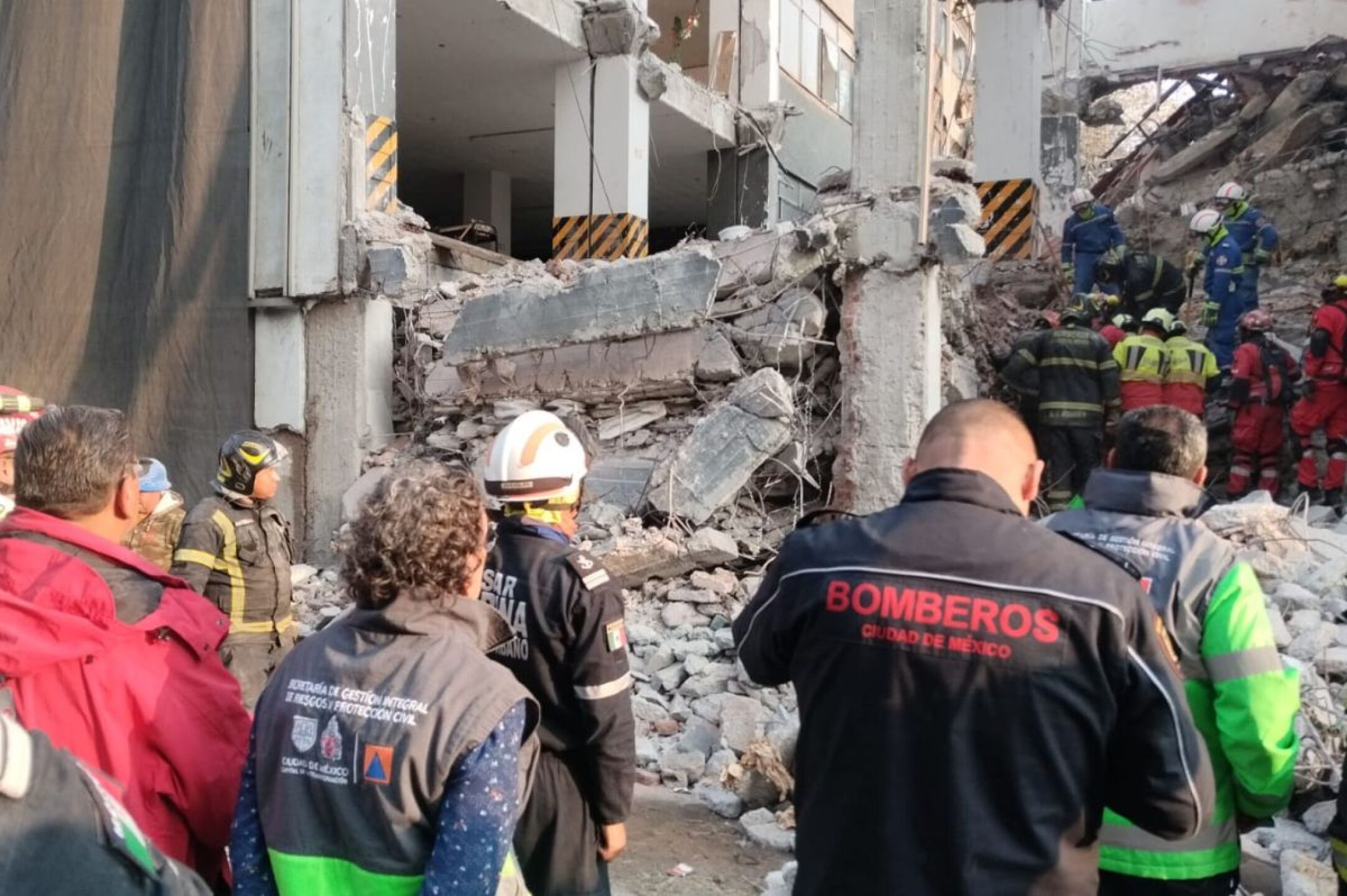 Derrumbe en San Antonio Abad deja tres trabajadores muertos y un herido; buscan recuperar último cuerpo