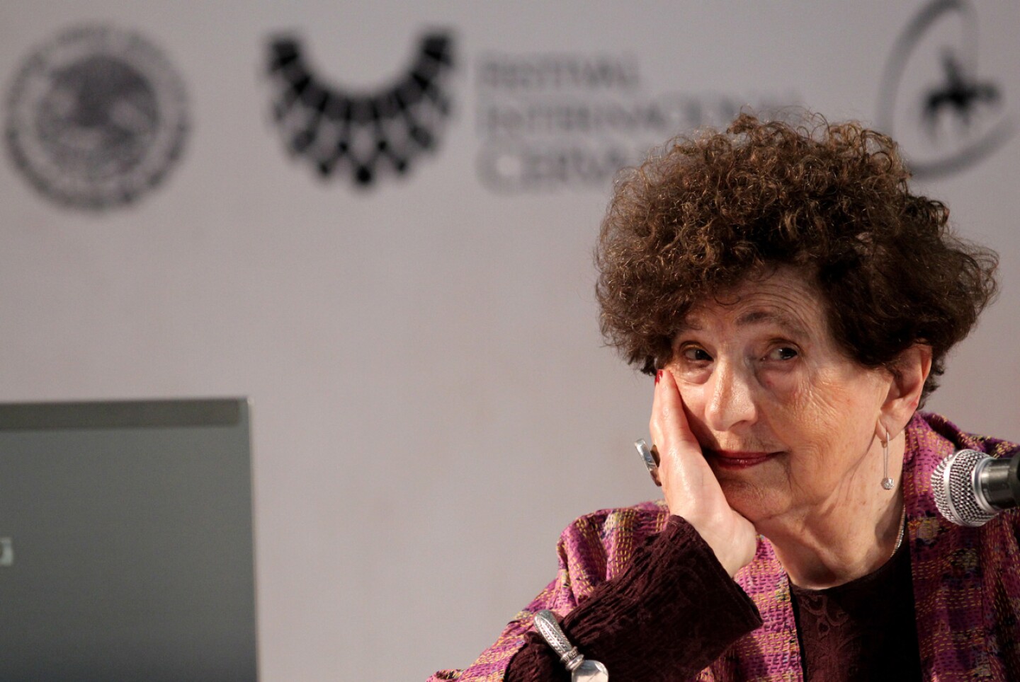Mexicana Margo Glantz gana el Premio Carlos Fuentes a la Creación Literaria