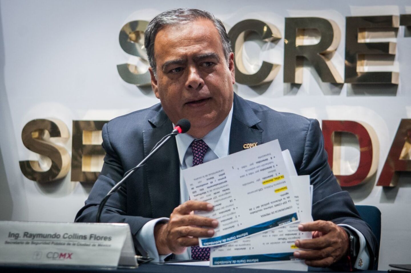 CIUDAD DE MÉXICO, 07AGOSTO2018.- Raymundo Collins, secretario de Seguridad Pública de la Ciudad de México, ofreció una conferencia de prensa para dar detalles de detenciones relevantes en la capital durante las últimas horas del día.FOTO: DIEGO SIMÓN SÁNCHEZ /CUARTOSCURO.COM
