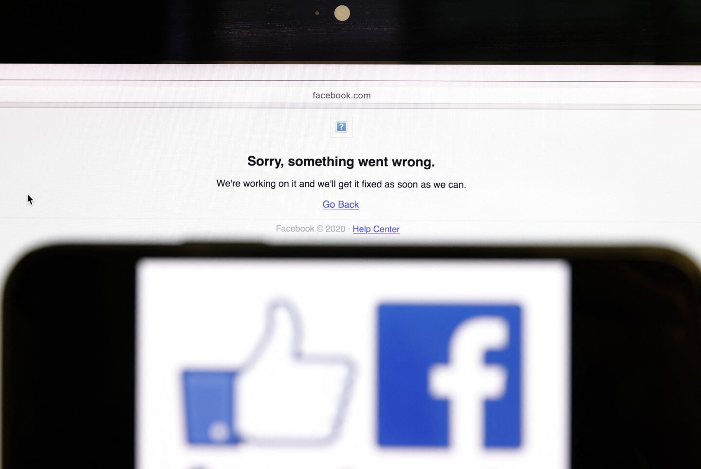 ¿A qué se debió la caída de Facebook por horas?