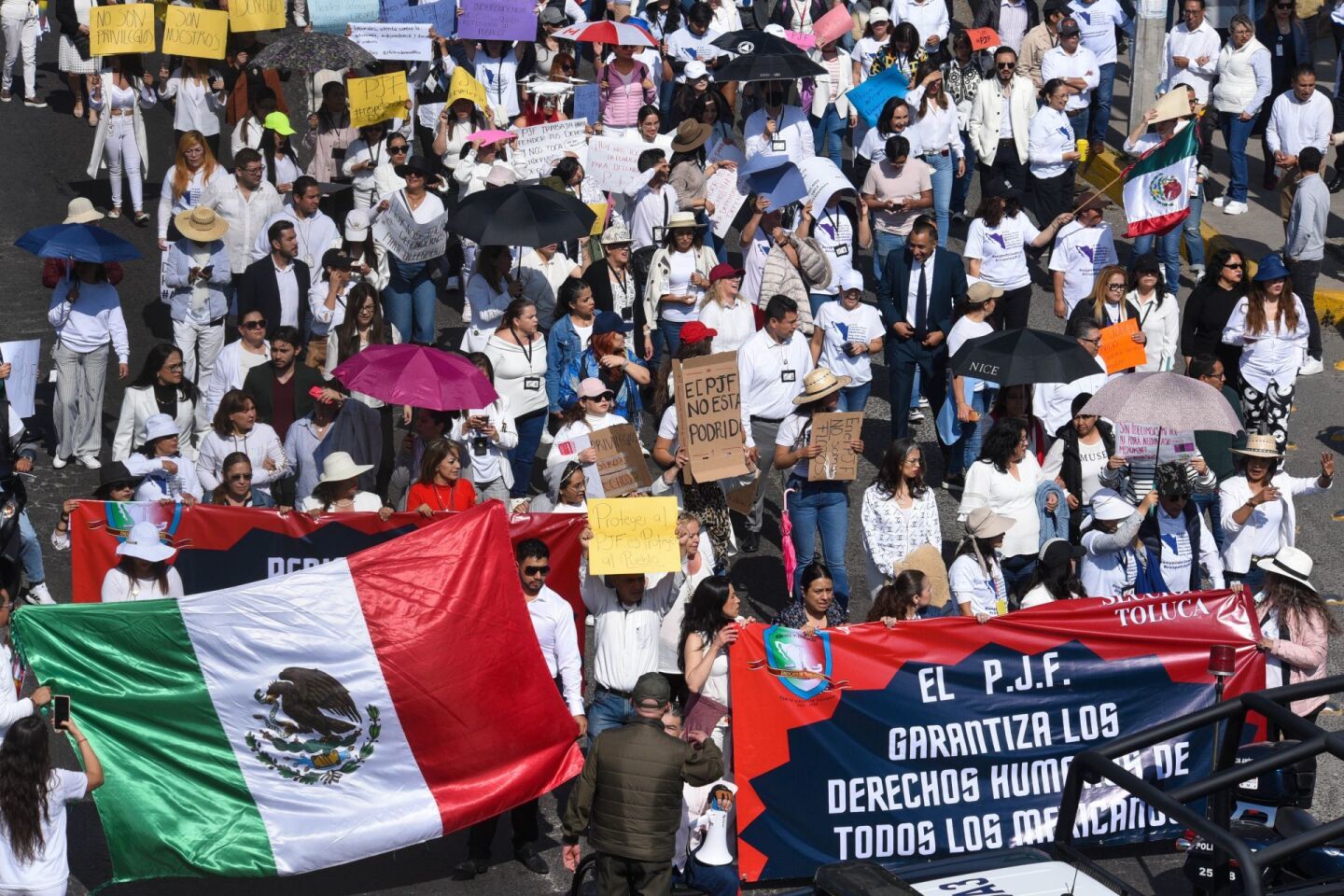poder judicialMarcha defensa SCJN en Toluca -5.jpg