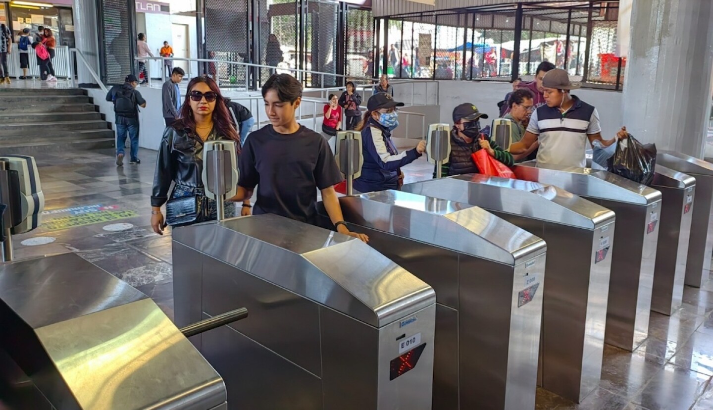 servicio metro hoy lluvia cdmx lunes 18 de agosto 2025.jpg