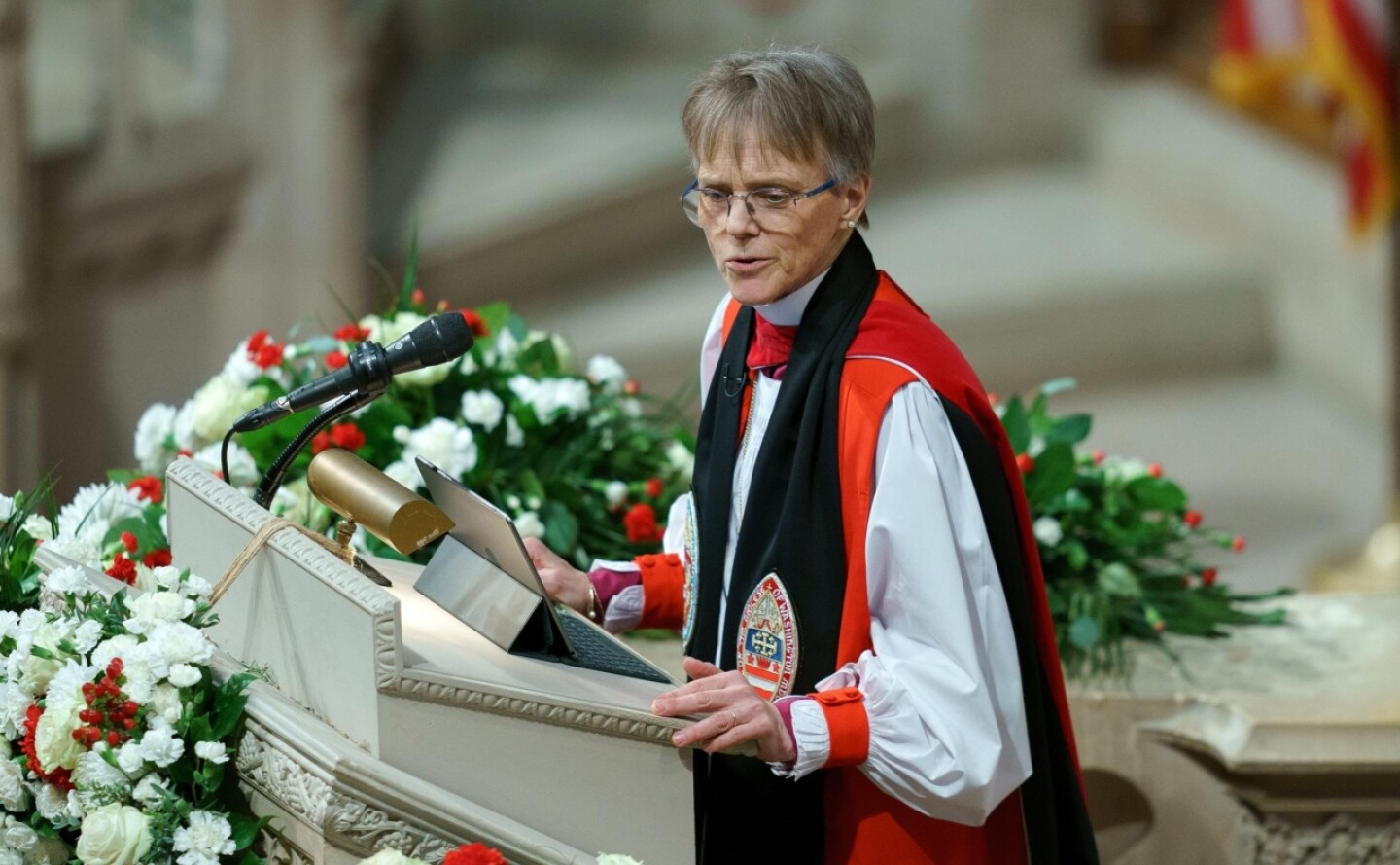 mariann budde obispa religion sermon trump