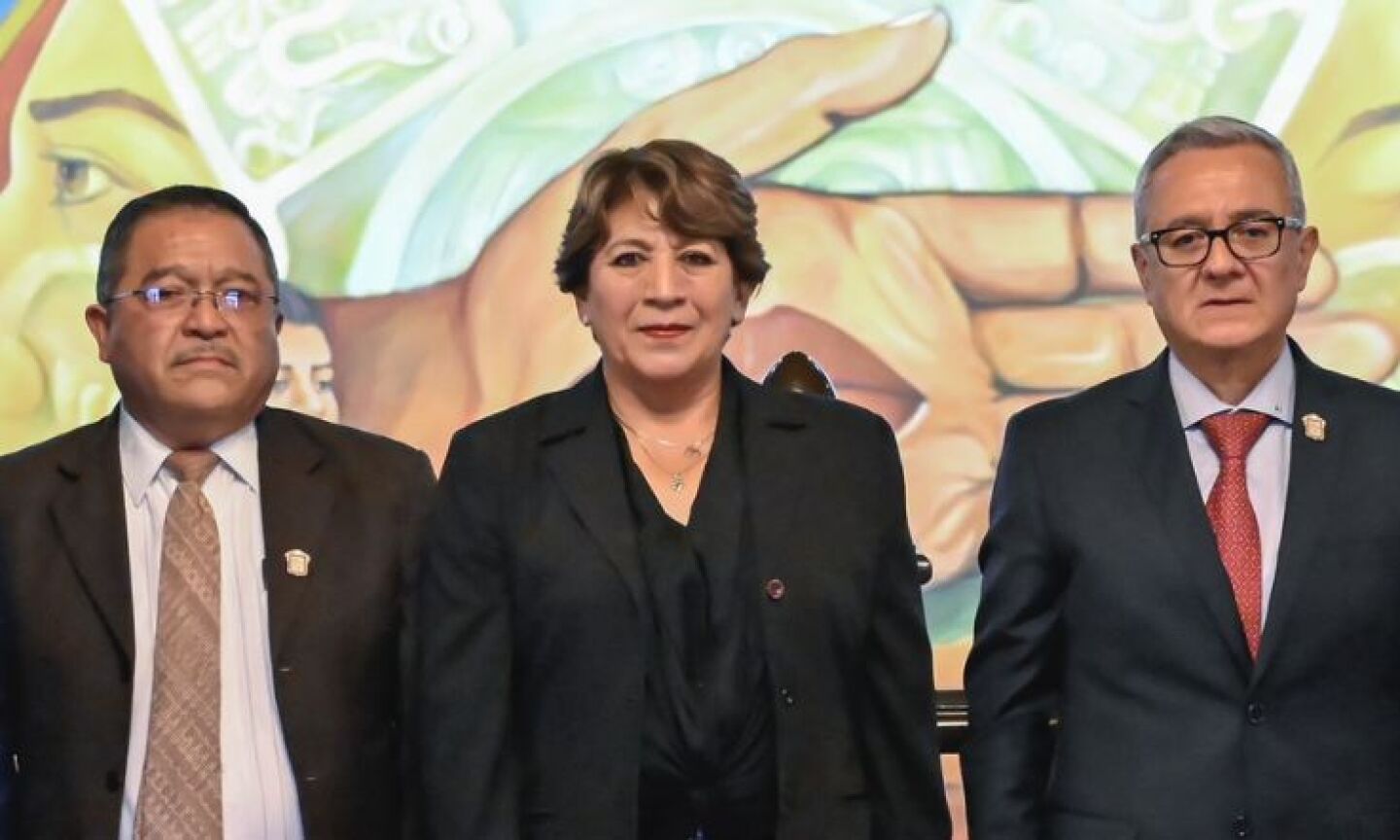 Victorino Barrios Dávalos, Delfina Gómez Álvarez y Óscar Flores Jiménez (de izq. a der.)