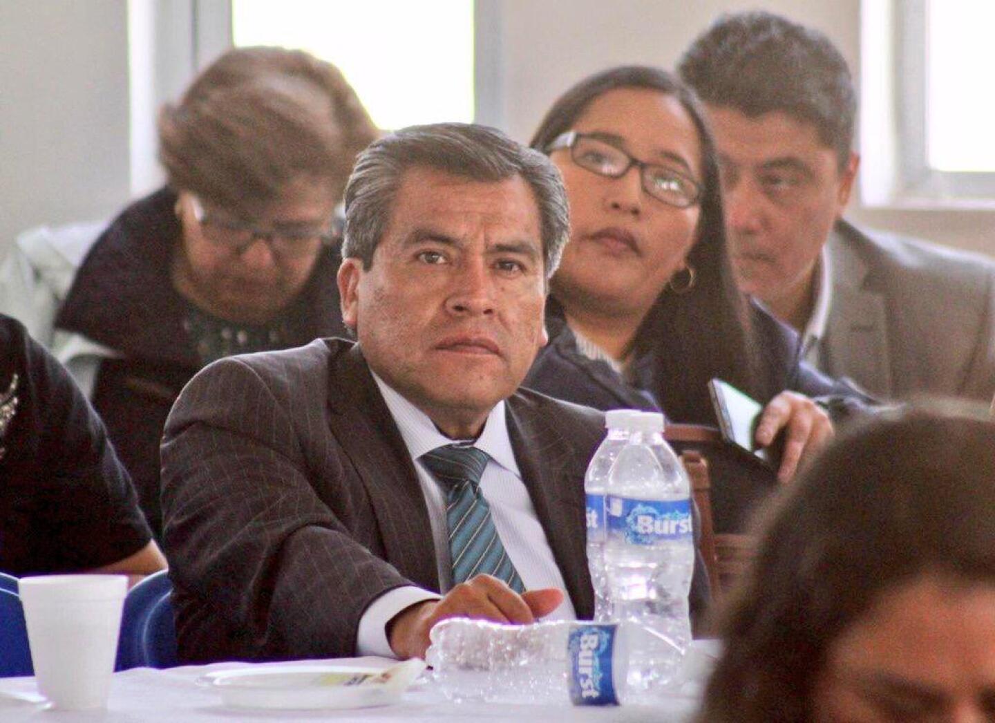 Indagan a edil de Cuautitlán Izcalli por ofrecer vacunas a sus cercanos