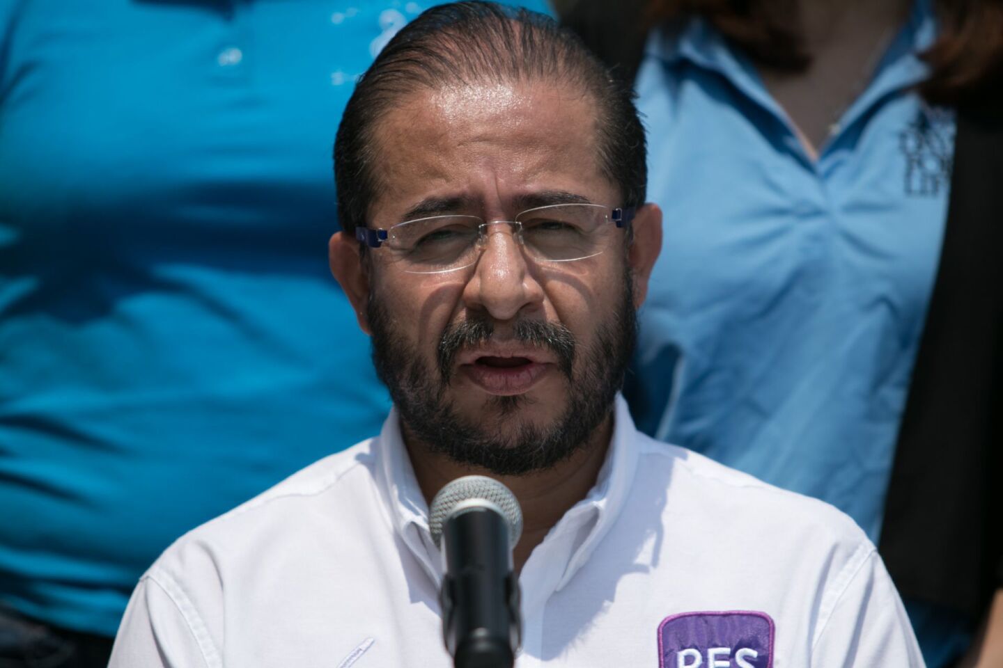 Hugo Eric Flores durante la conferencia con motivo de la 10 marcha en contra del aborto.