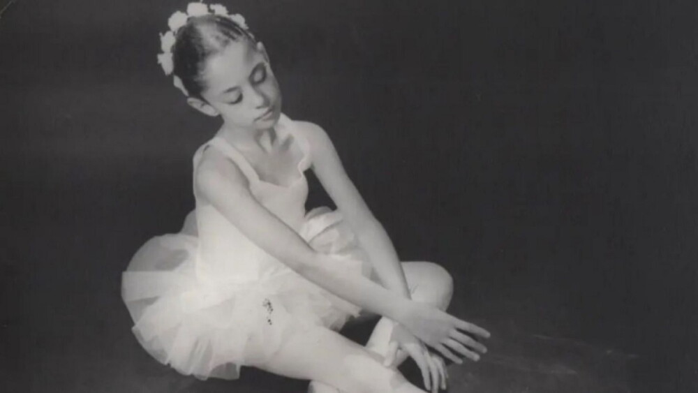Claudia Sheinbaum de niña balet.jpg