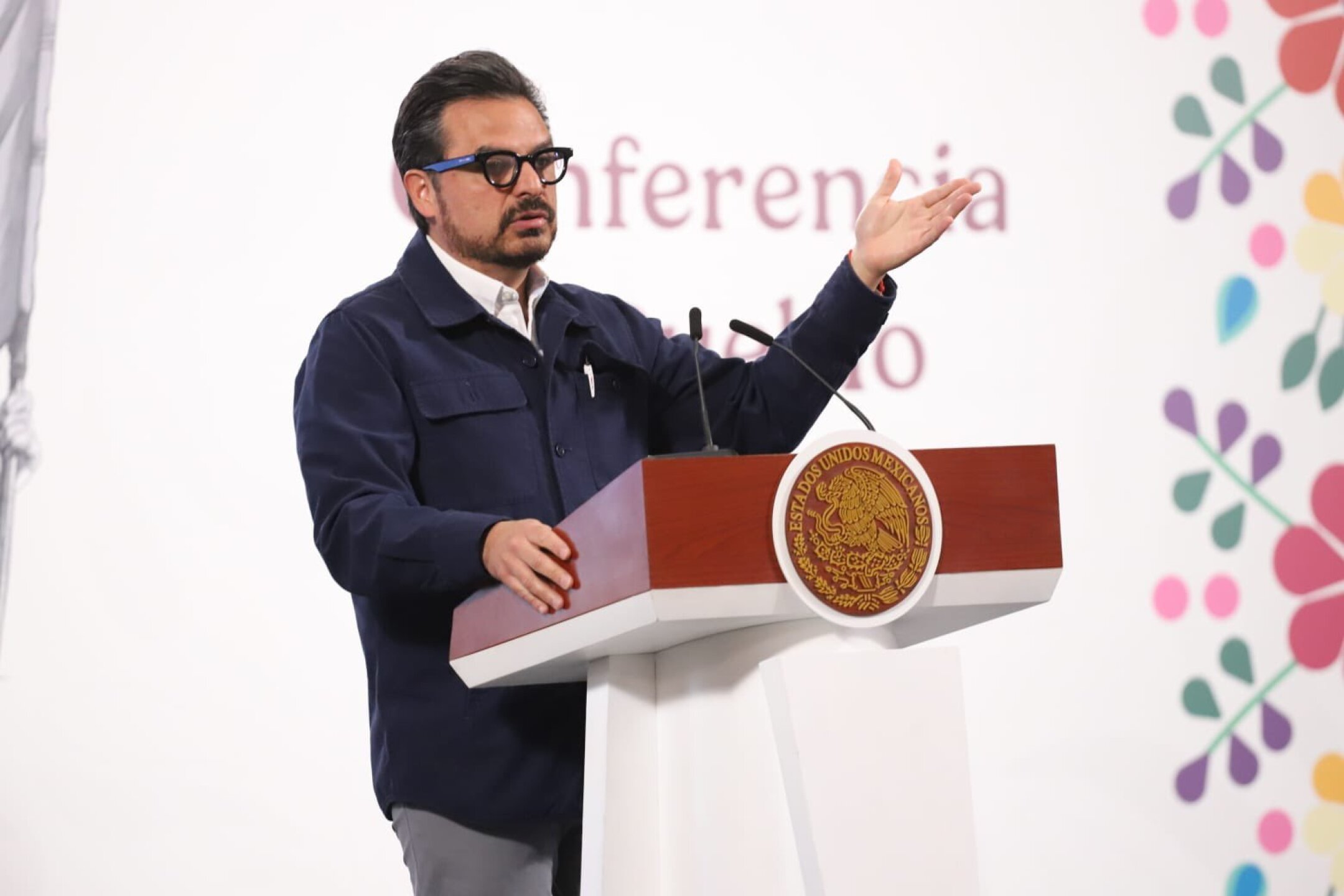 Zoé Robledo1.jpg
