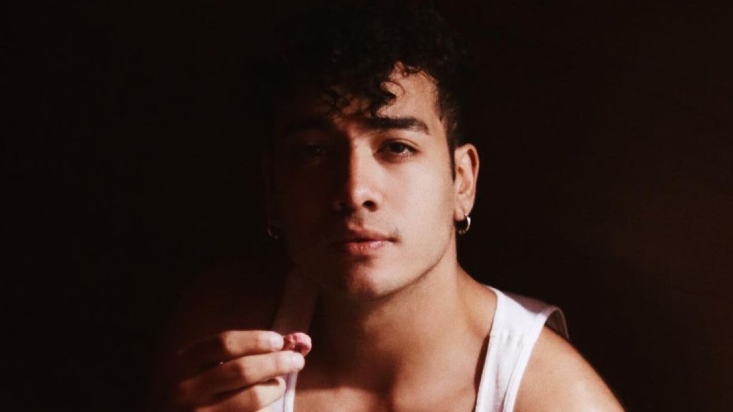 Saak es un cantante que aparecerá en Rebelde | Instagram