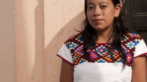 Juana Peñate recibe premio de Literatura Indígenas de América