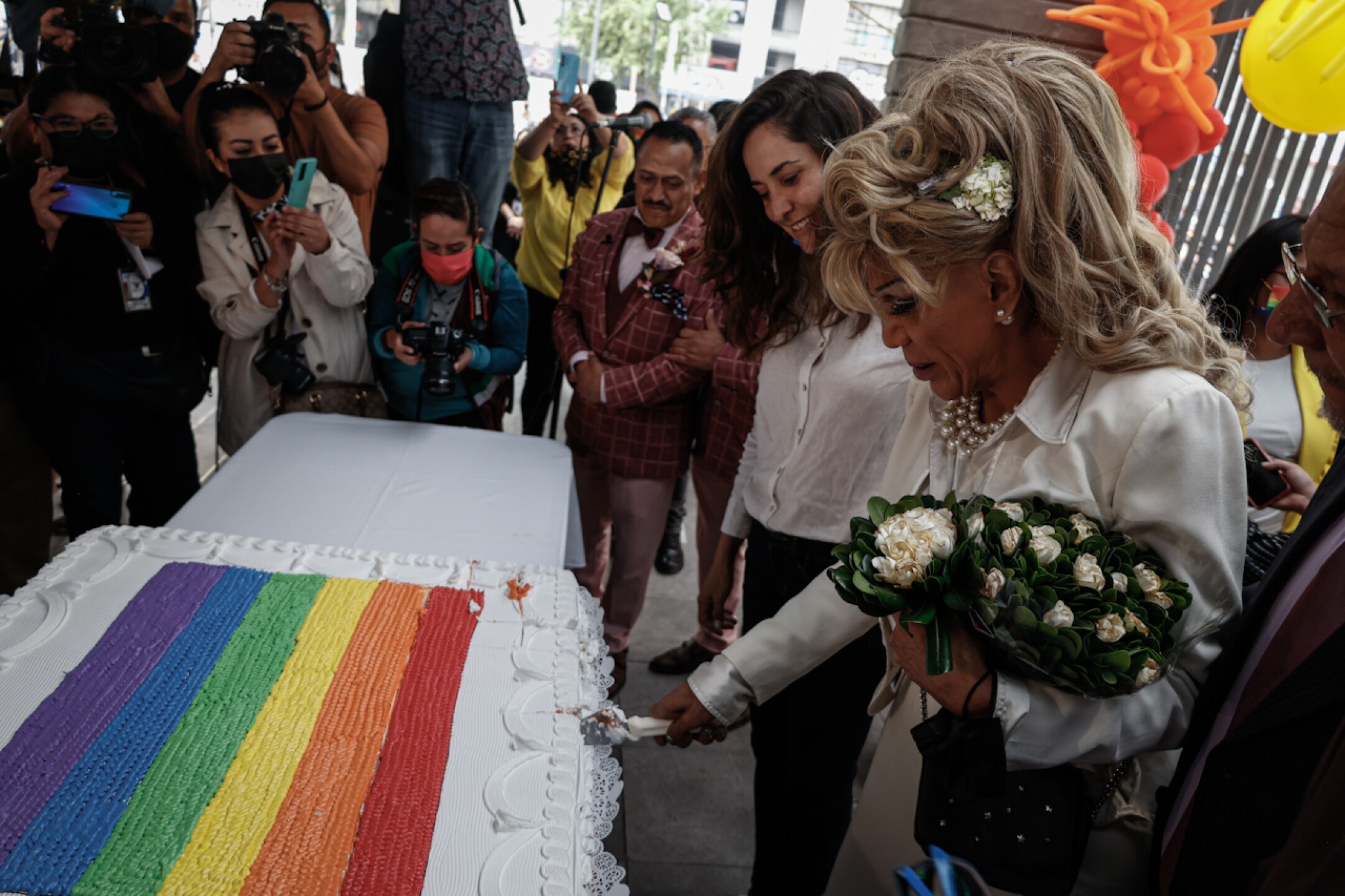 bodas-masivas-dia-internacional-del-orgullo-lgbt-cdmx-7