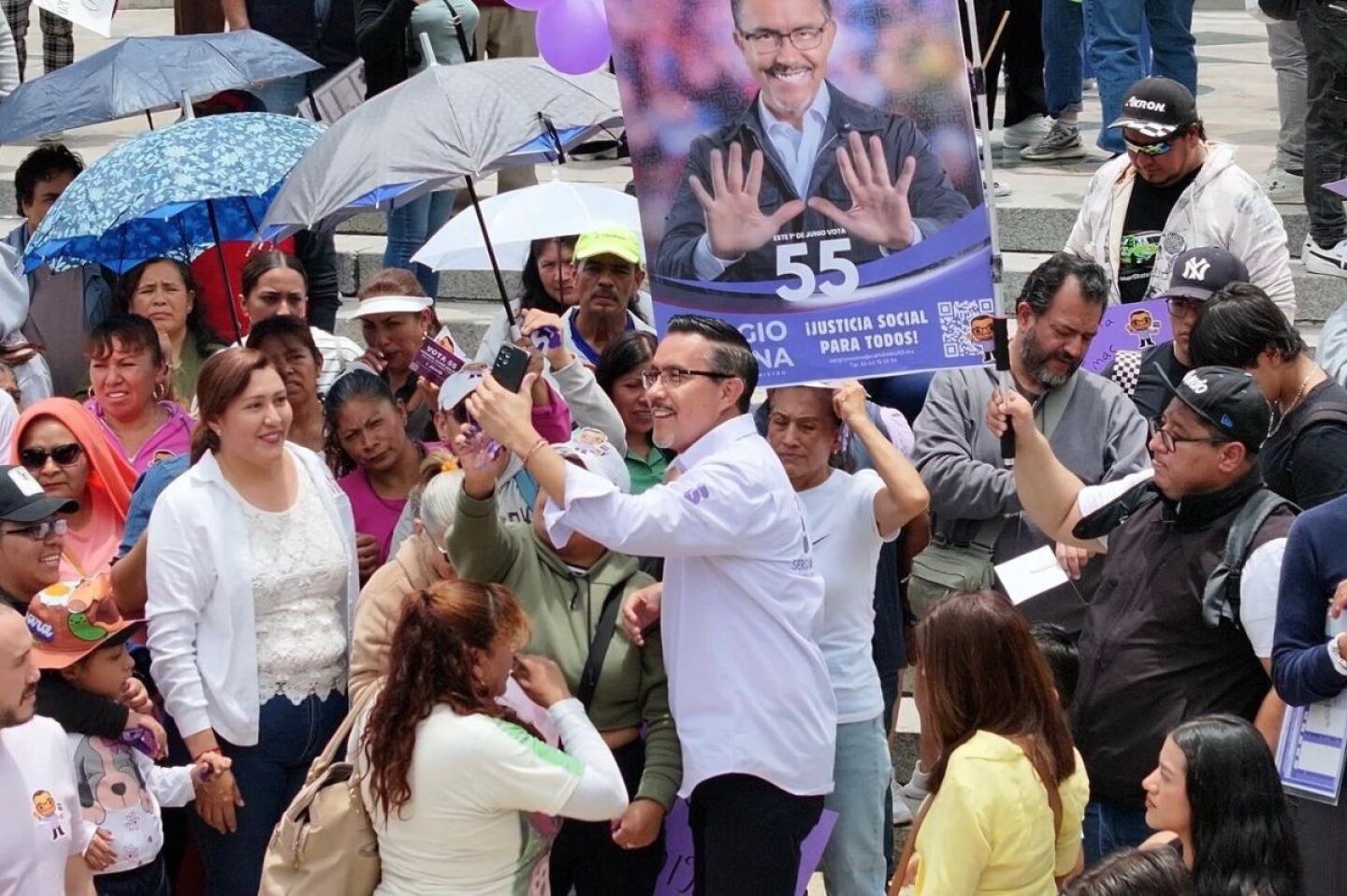 una-justicia-sin-privilegios-sergio-molina-cierra-campana-con-mensaje-desde-el-angel-de-la-independencia