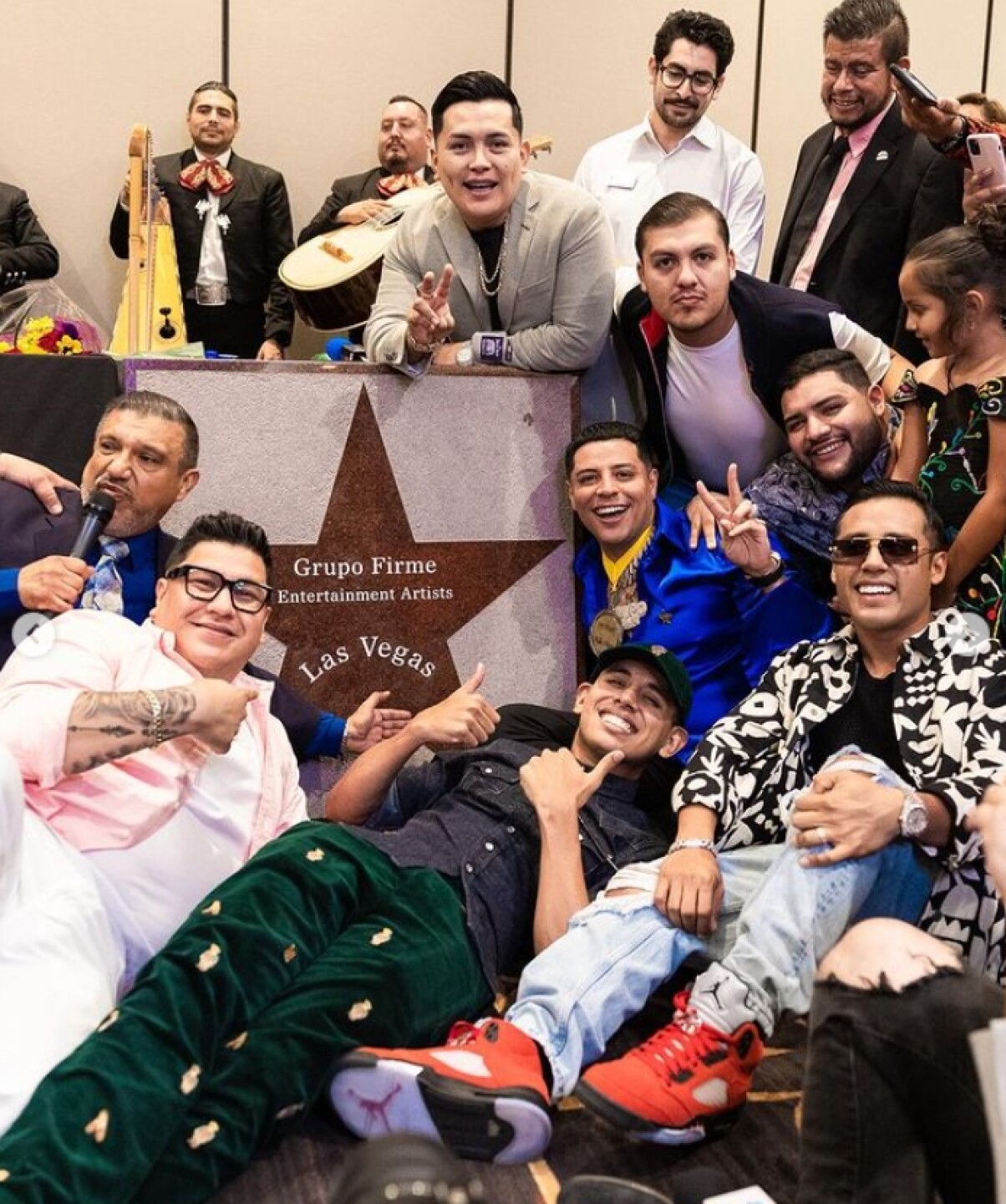 GRUPO_firme_estrella_paseo_de_las_vegas_