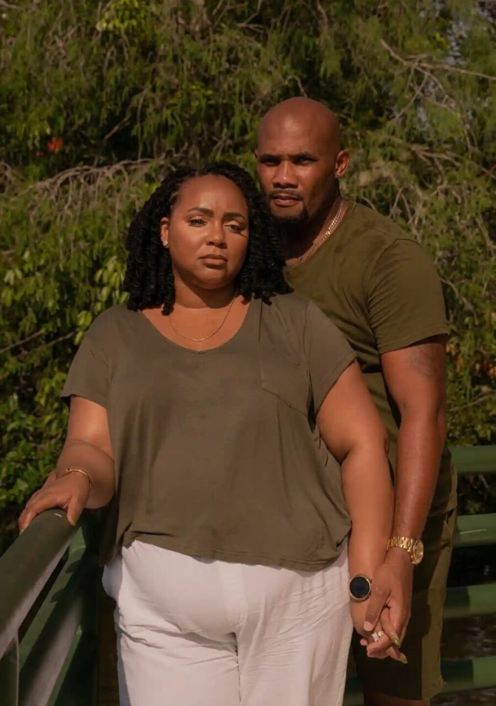 anya-cook-con-su-esposo-derick-cook-raza-aborto-900x1280