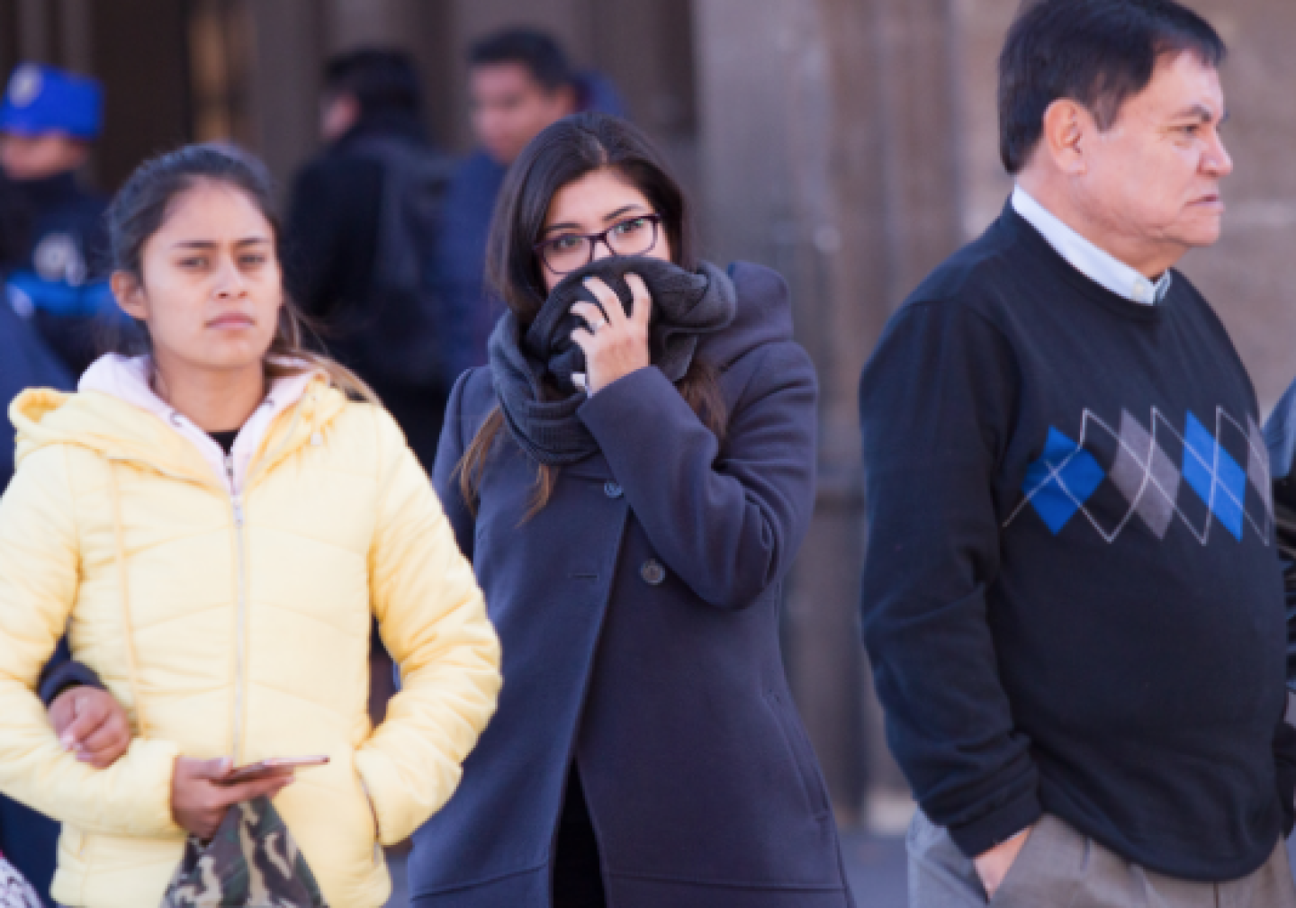 Mujeres y hombres frío