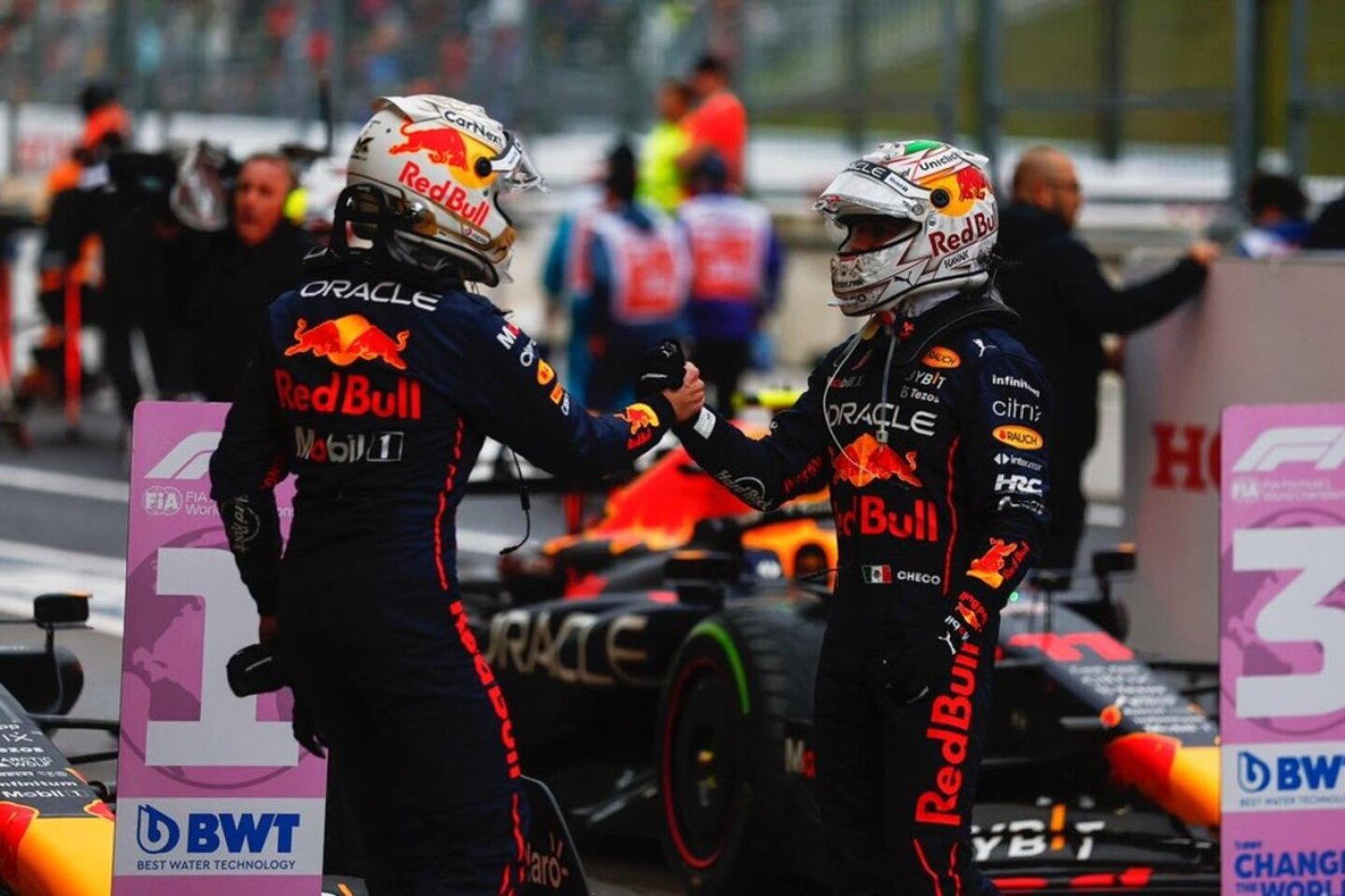 Checo y Max