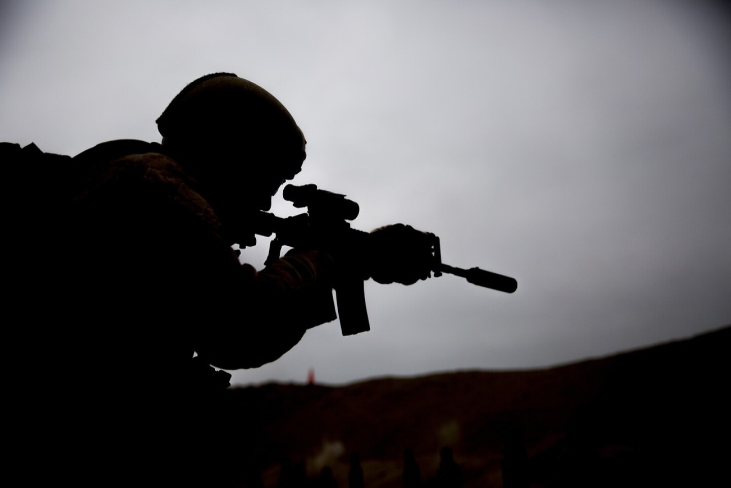 Tortura sexual militares