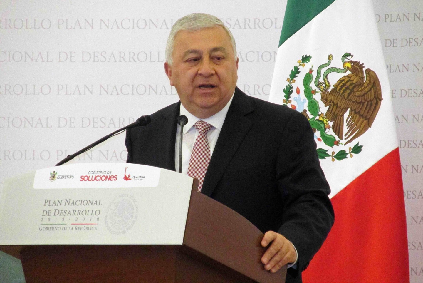 LA LEY....LA MEJOR ARMA PARA LOS MAESTROS: CHUAYFFET