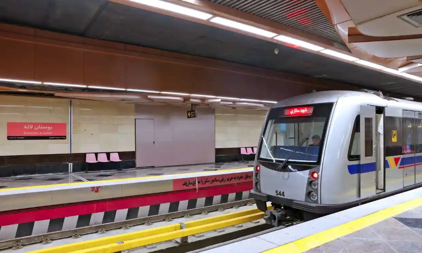 prohíben_acceso_a_metro_teherán_irán_a_mujeres_sin_hiyab
