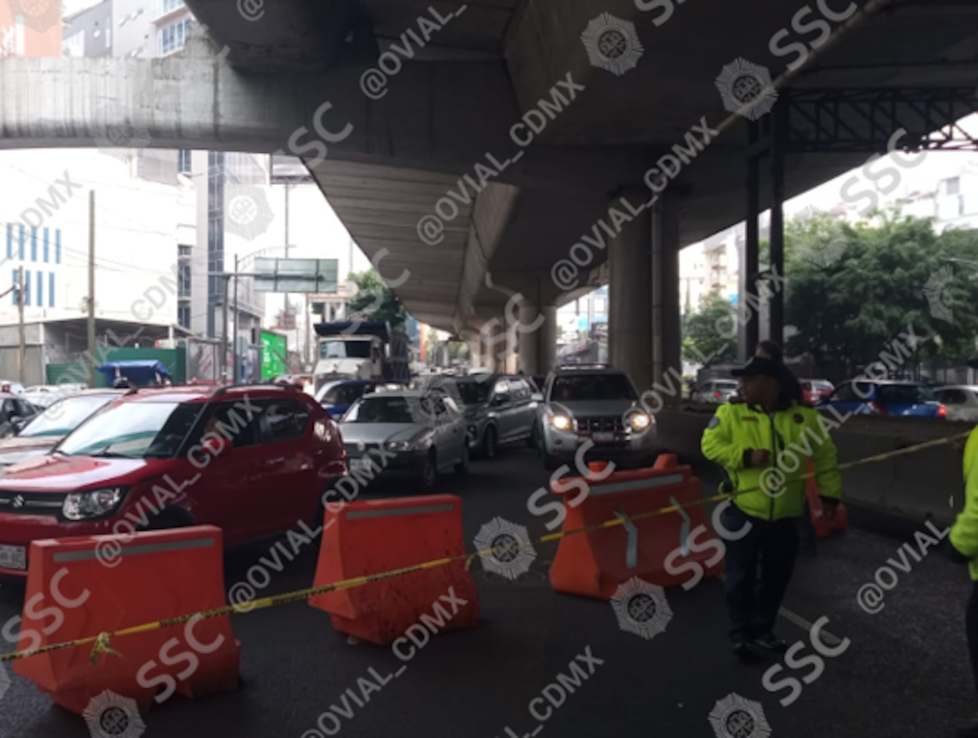 Volcadura de Pemex en Periférico Sur