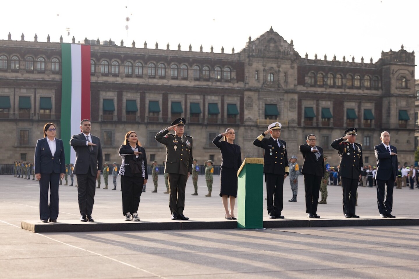 izamiento de bandera .jpeg