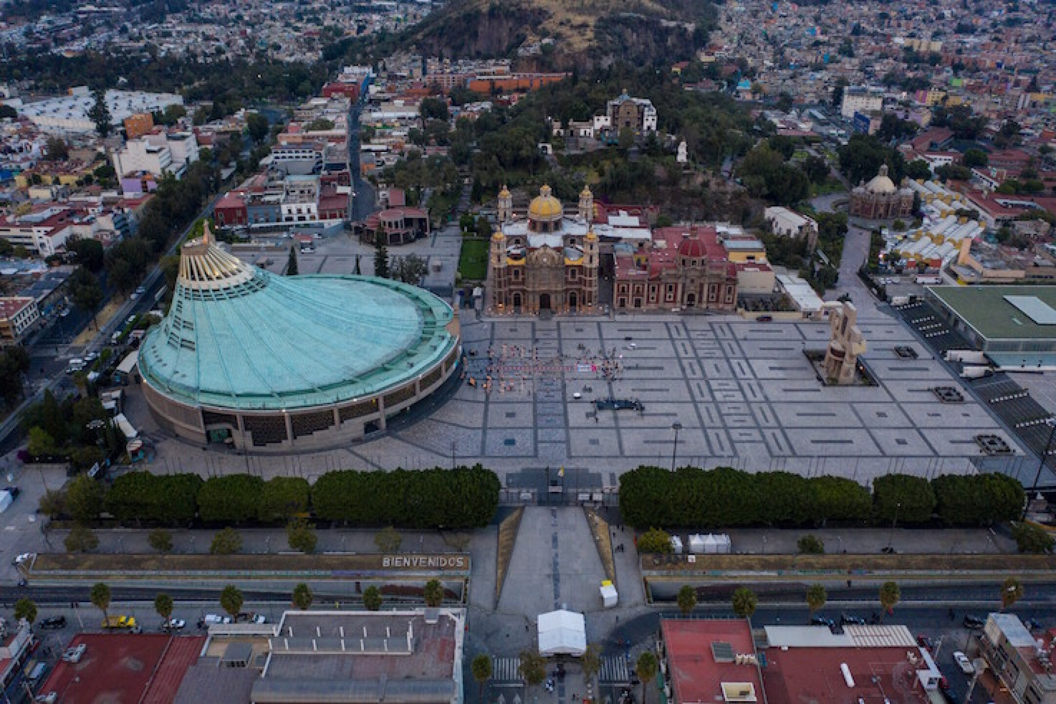 Vista áerea de la Basílcia de Guadalupe que permanecerá vacía durante el Día de la Virgen de Guadalupe.