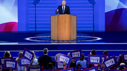 El gobernador de Minnesota y candidato demócrata a la vicepresidencia, Tim Walz