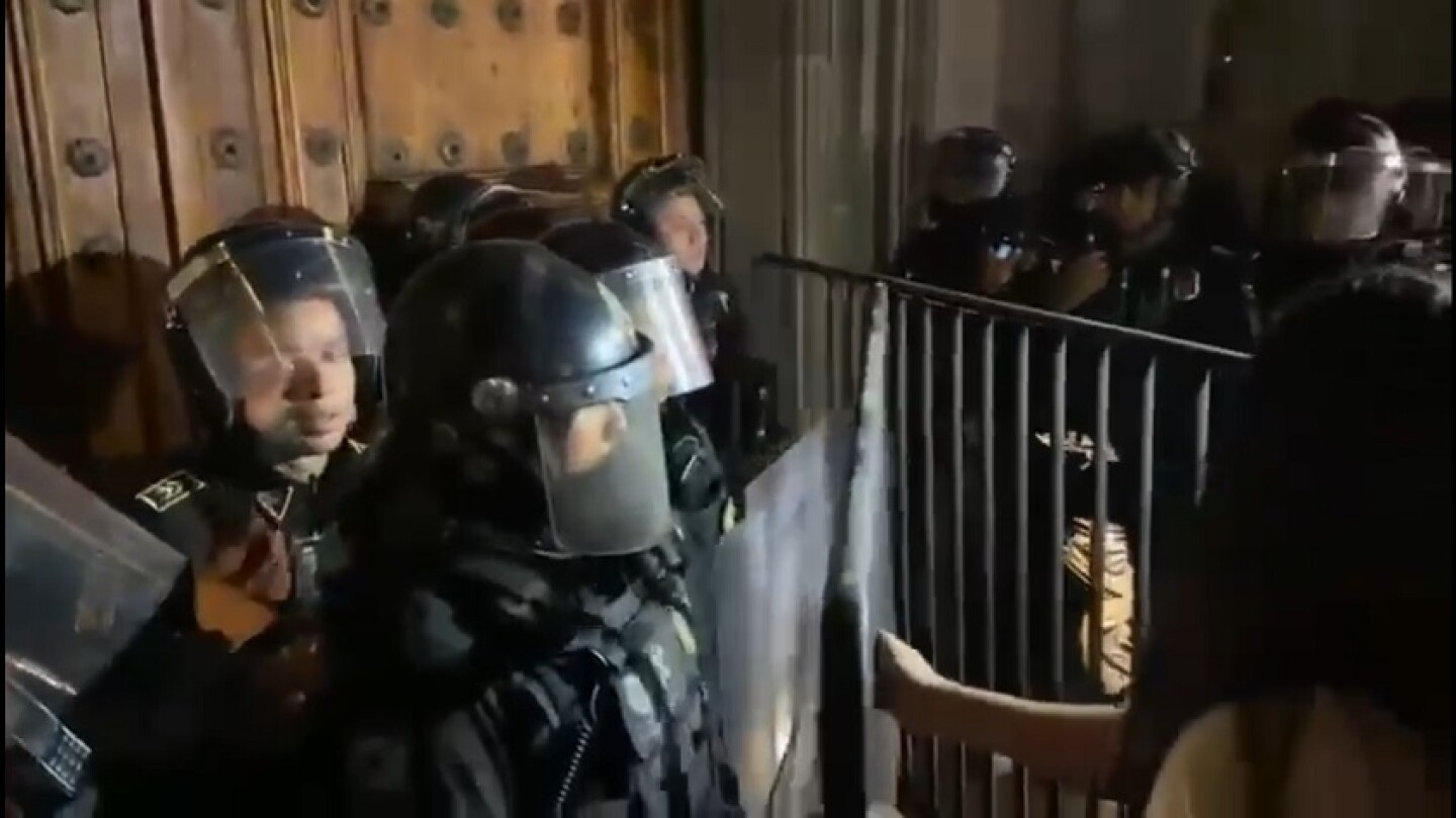 protesta palacio nacional.jpg