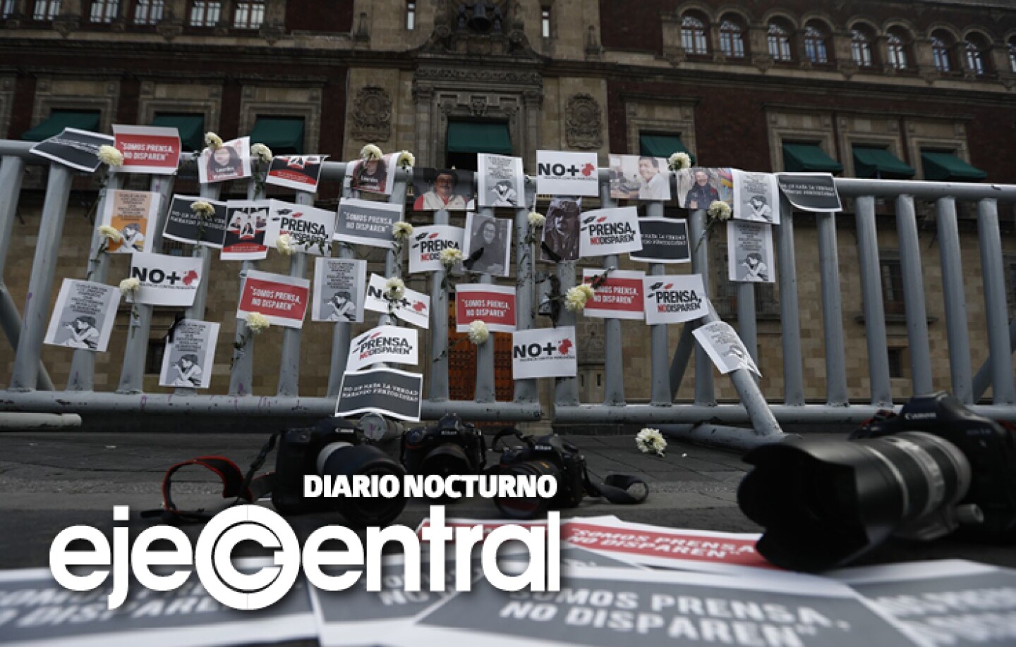 Promo_595_PeriodistasPalacioNacional