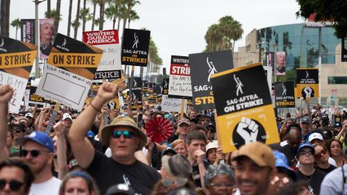 Los guionistas de Hollywood terminarán su huelga a medianoche un tras acuerdo con los estudios