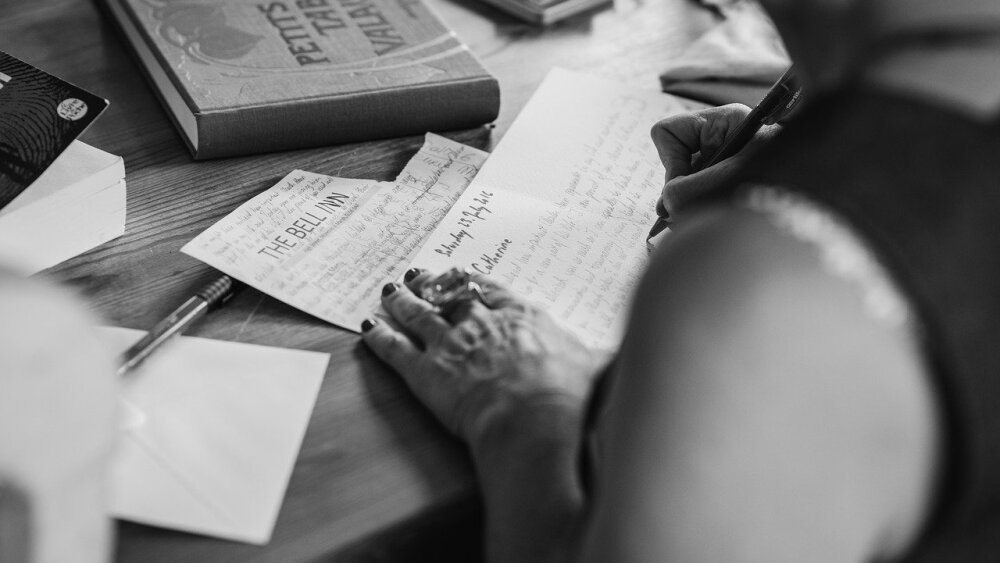 hands-writting-g55ab2dc8b_1280