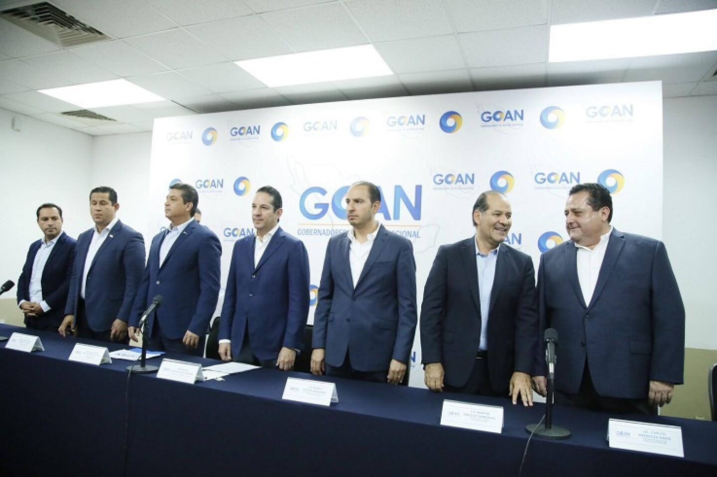 SAN JUAN DEL RÍO, QUERÉTARO, 30AGOSTO2019.- Mauricio Kuri González, coordinador de la bancada del PAN en el Senado, y Marko Cortés, presidente nacional blanquiazul, encabezaron la plenaria de dicho partido, a la que acudieron los gobernadores Diego Sinhue Rodríguez Vallejo, de Guanajuato, Carlos Mendoza Davis, de Baja California Sur, Mauricio Vila Dosal, de Yucatán, Francisco Dominguez, Querétaro, Francisco García Cabeza de Vaca, de Tamaulipas, Martín Orozco Sandoval, de Aguascalientes. FOTO: CUARTOSCURO.COM