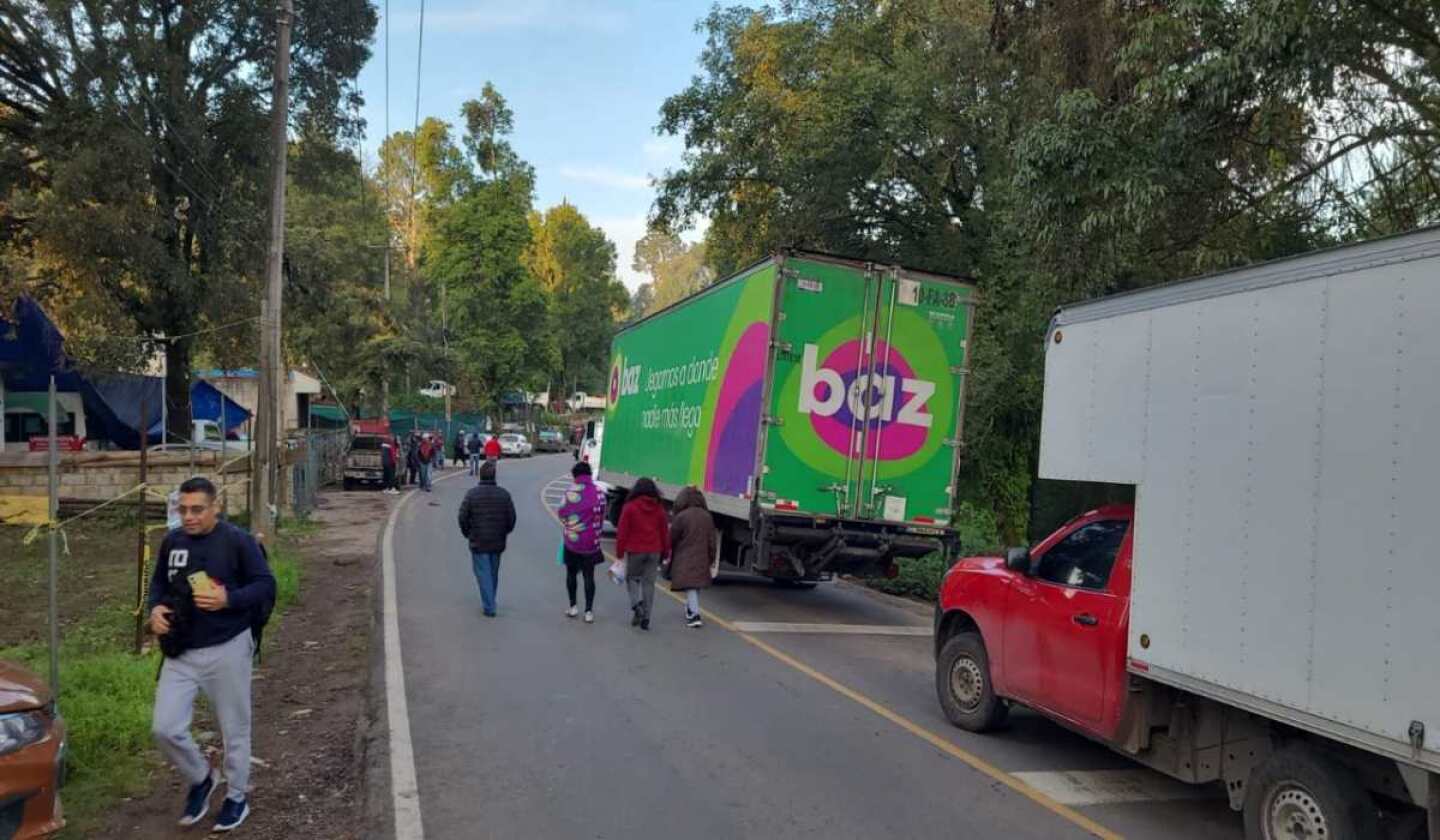 bloqueos-carreteros-valle-bravo-edomex1.jpg