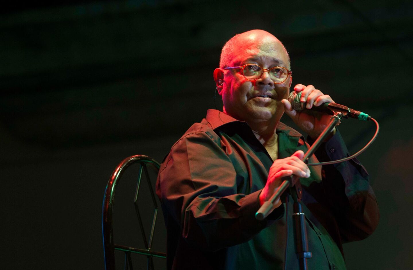 MERIDA, YUCATAN, 16OCTUBRE2015.-Como parte de las actividades de inauguración del Festival Internacional de la Cultura Maya 2015 y como país invitado, Cuba, el compositor y cantante cubano, Pablo Milanés, se presentó en la explanada del Centro Histórico de la ciudad de Mérida ante cientos de personas en el que interpreto sus canciones más memorables como, Yolanda, Amo esta isla, El amor de mi vida, entre otras. FOTO: ALAN VILLEDA /CONACULTA /CUARTOSCURO