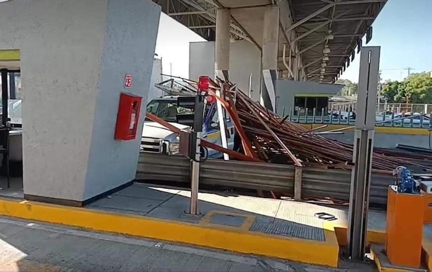 accidente-mexico-pachuca-caseta-de-ecatepec