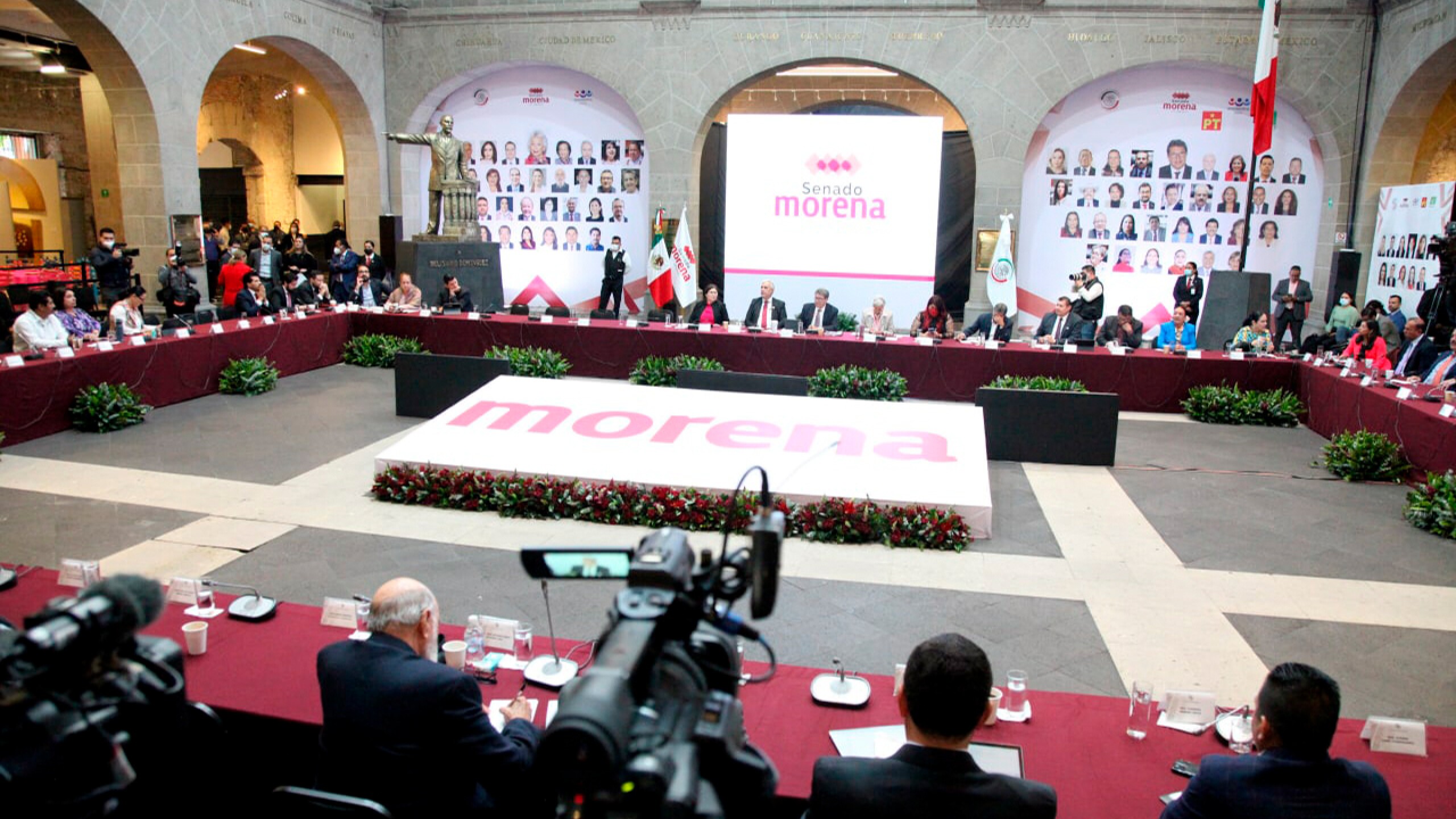 reunion-plenaria-morena-senadores