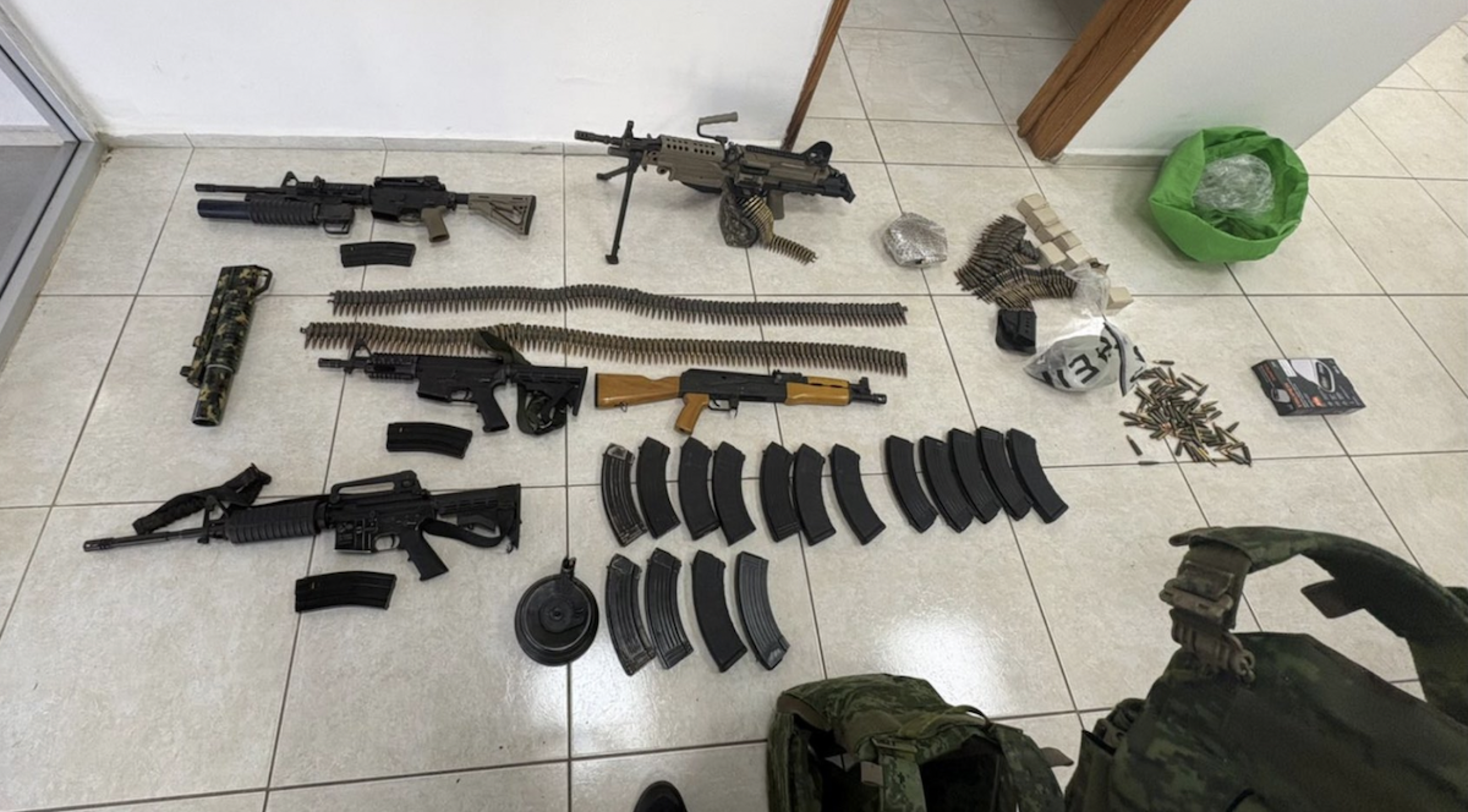 Armas incautadas durante operativo en Culiacán